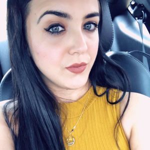 Meet your Posher, Yuneisy